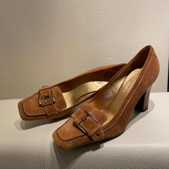 Cole Haan Camel Heeled Loafers 9 - Picture 9 of 9